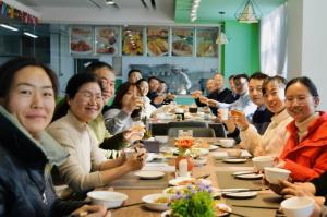 歲末不覺(jué)寒 冬至?xí)r光暖 丨洛陽(yáng)正大組織開(kāi)展“迎冬至、包餃子”文化活動(dòng)